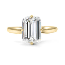 Clarity Diamond™ Signature Compass Set Emerald Diamond Solitaire Engagement Ring