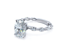 Stunning Oval Cut Diamond Engagement Ring