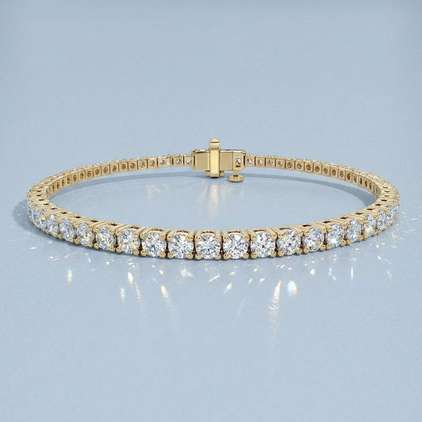 Front view of the yellow gold bracelet