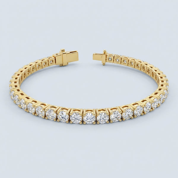 Front view of the yellow gold bracelet