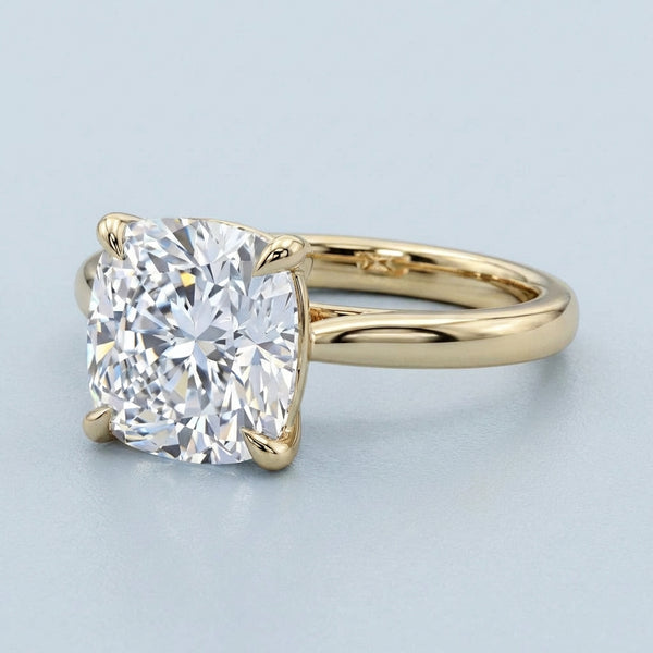 Front view of the yellow gold engagement ring