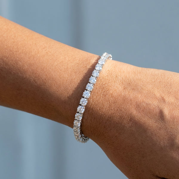 Model shot of the white gold bracelet