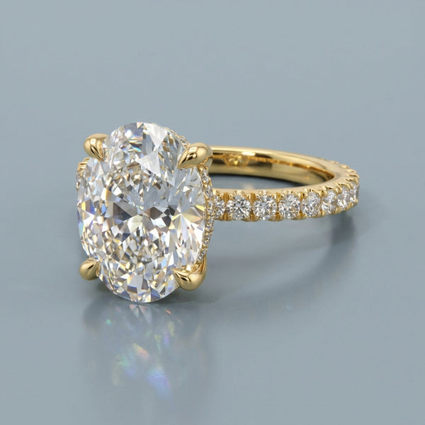 Front view of the yellow gold engagement ring