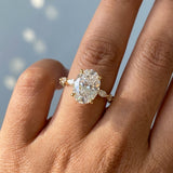Stunning Oval Cut Diamond Engagement Ring