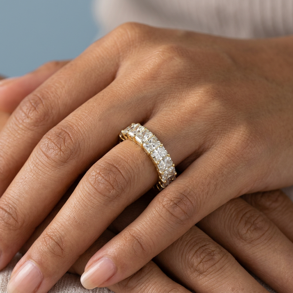 Hand model shot of the yellow gold engagement ring