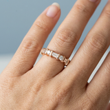 Alternating four round wedding band