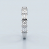 Alternating four round wedding band