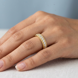 Single row milgrain diamond wedding band