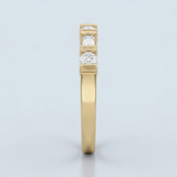 Alternating three round wedding band
